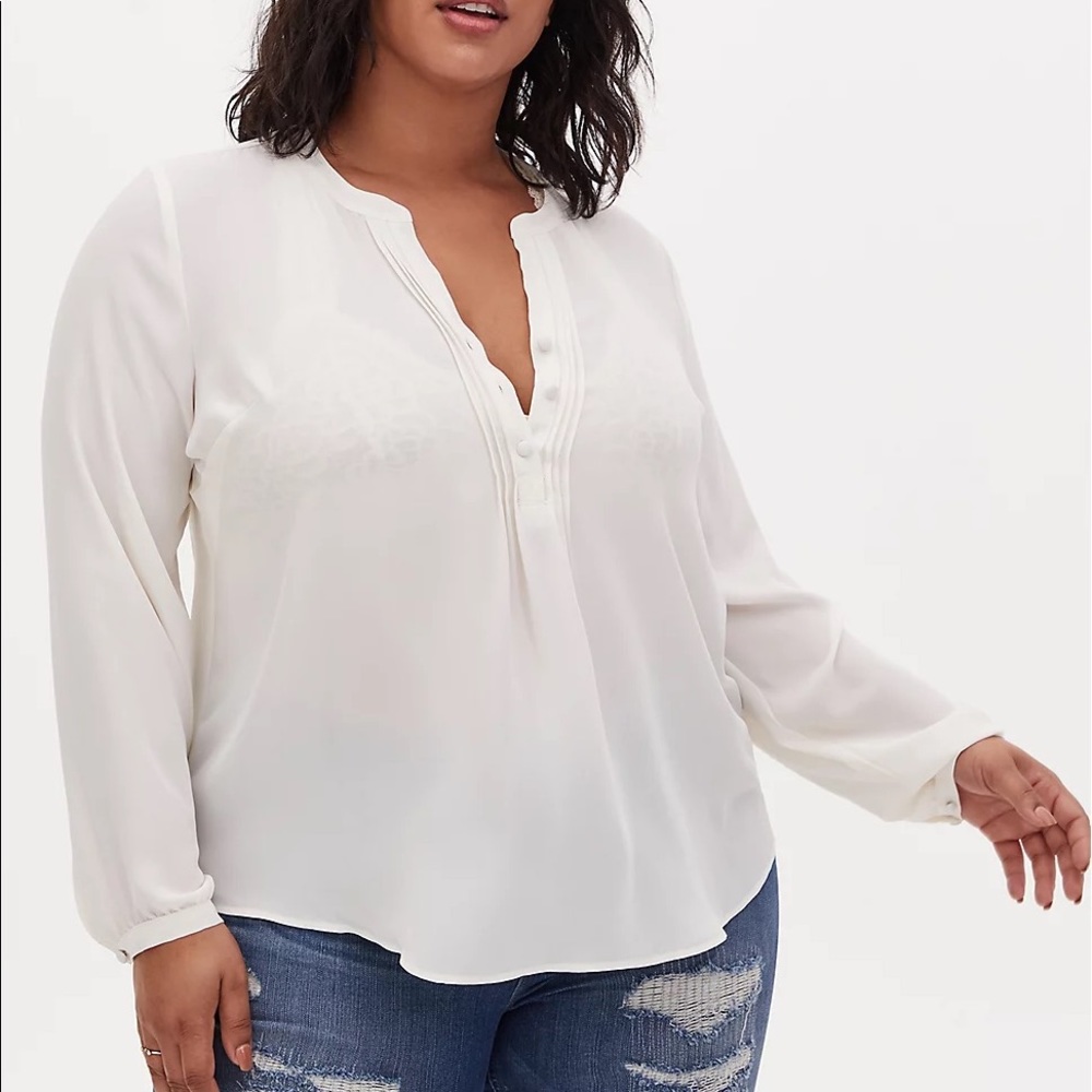 Torrid Ivory Pin tuck Size 4 Blouse